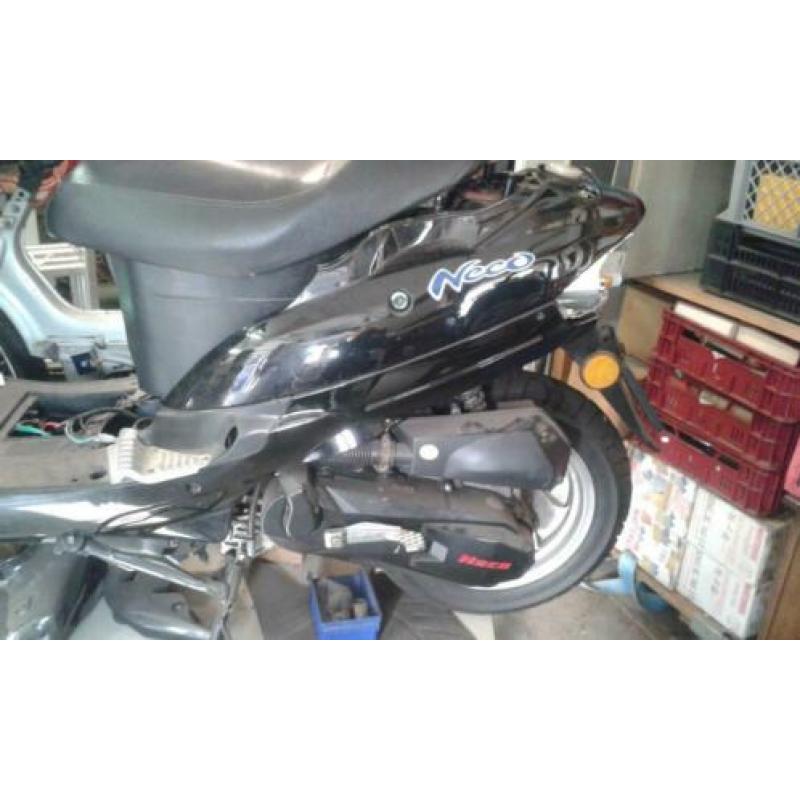 snor scooter 4 takt bj 2012 kl zwart