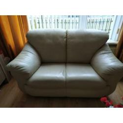Lederen bankstel, bieden vanaf €250,-