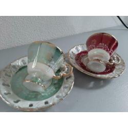 2 Parelmoer kop en schotel Rococo