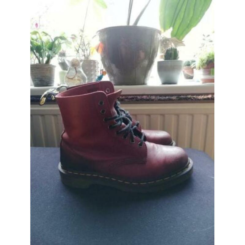 Dr Martens maat 39 bordeaux rood