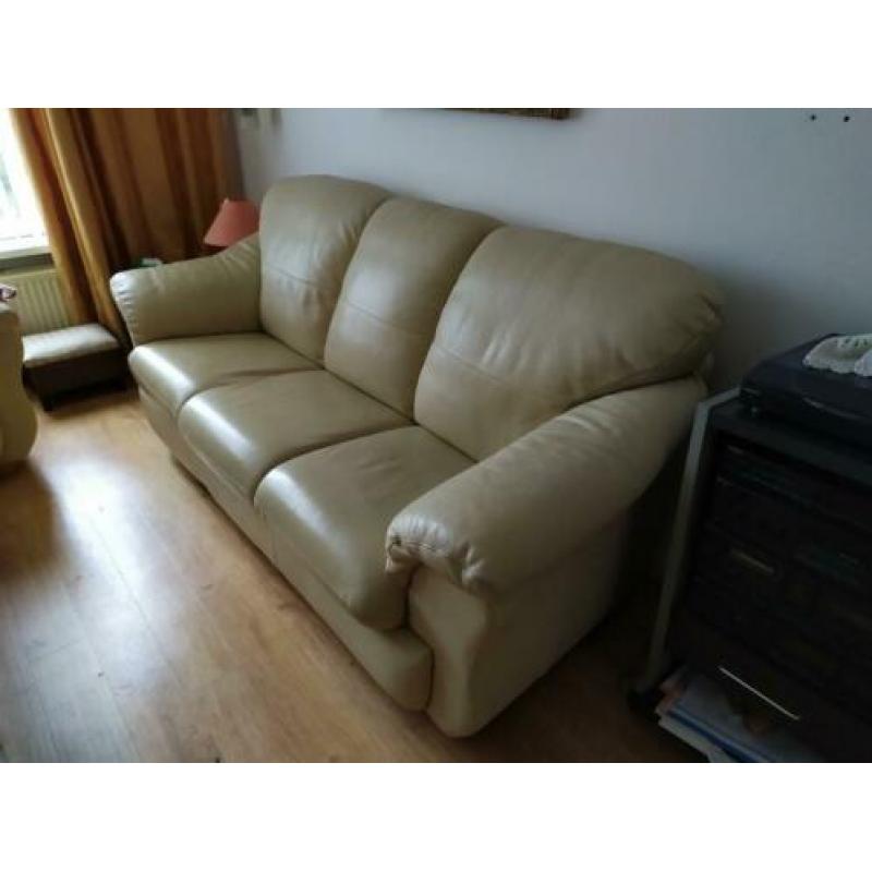 Lederen bankstel, bieden vanaf €250,-