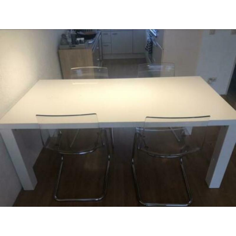 Hoogglans witte eettafel