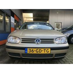 Volkswagen Golf 1.6-16V Trendline