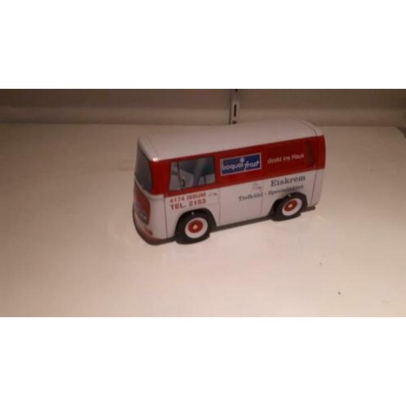 Blik bus model