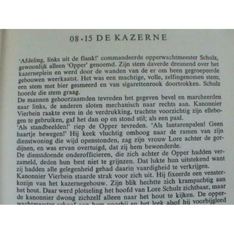 boek - Kirst - 08/15 De kazerne
