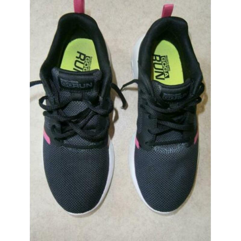 Skechers Performance Go Run 600, Maat 36, Zwart