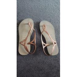 Havaianas rosé gold