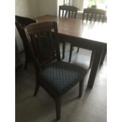 Eiken eettafel met 4 stoelen
