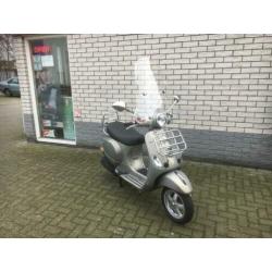 Mooie vespa lx touring 45km 4-takt brom bj2014 4000km