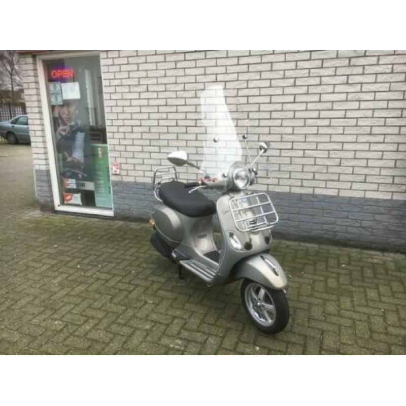 Mooie vespa lx touring 45km 4-takt brom bj2014 4000km