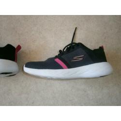 Skechers Performance Go Run 600, Maat 36, Zwart