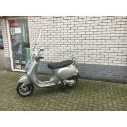 Mooie vespa lx touring 45km 4-takt brom bj2014 4000km