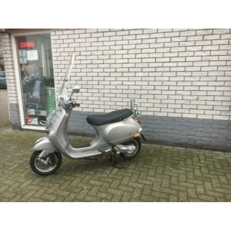 Mooie vespa lx touring 45km 4-takt brom bj2014 4000km
