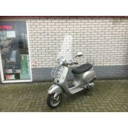 Mooie vespa lx touring 45km 4-takt brom bj2014 4000km