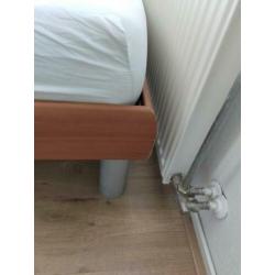 Bedframe 180 x 210
