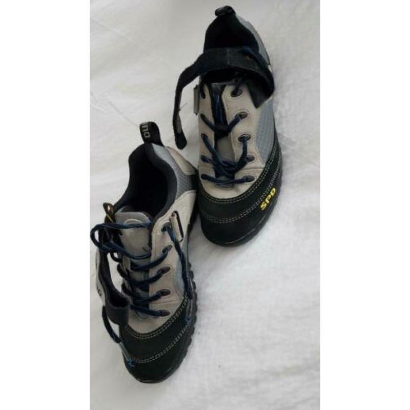 Spinschoenen, spinbroek, tas en gel zadelhoes