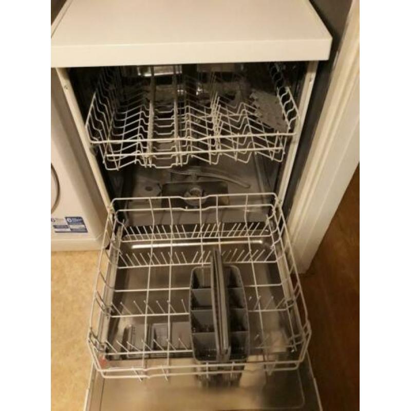 Koenic onderbouw vaatwasser 3 jaar oud KDW64005/37