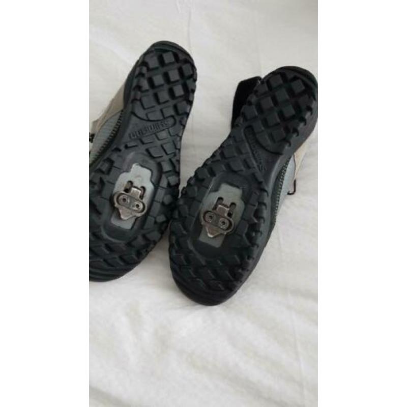 Spinschoenen, spinbroek, tas en gel zadelhoes