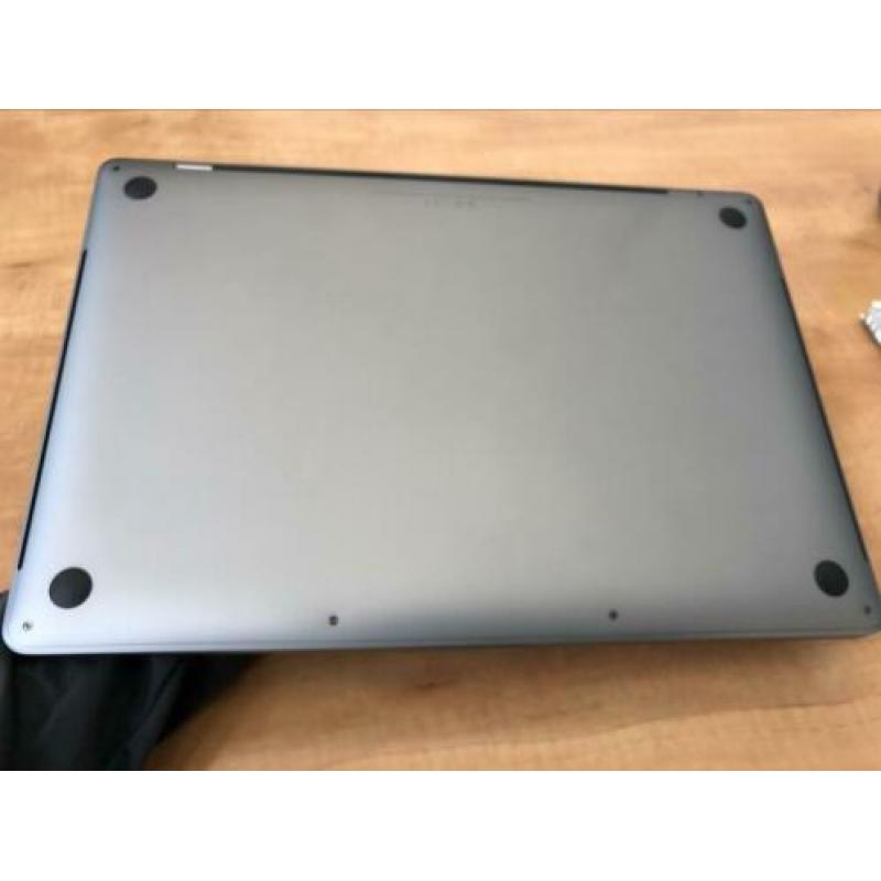 MacBook Pro 15” 16gb ram 512gb geheugen 2,9GHz i7