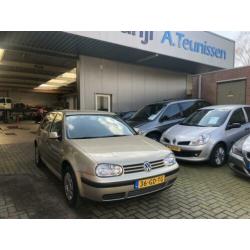 Volkswagen Golf 1.6-16V Trendline