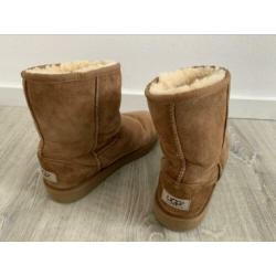 UGG classic bruin/cognac maat 36/37 schoenen laarzen laag