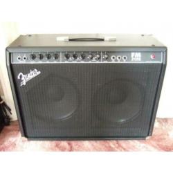 Fender FM212R gitaarversterker gitaarcombo