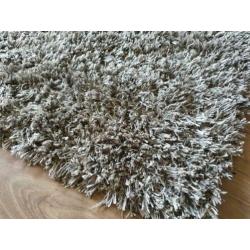 Vloerkleed / Tapijt inTaupe Kleur 240x340cm Hoogpolig