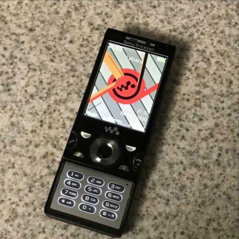 Sony Ericsson W995