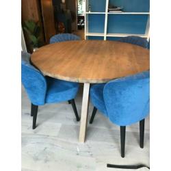 Mooie ronde tafel
