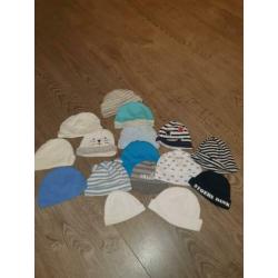 Volle kist met jongens kleding maatje 50/56