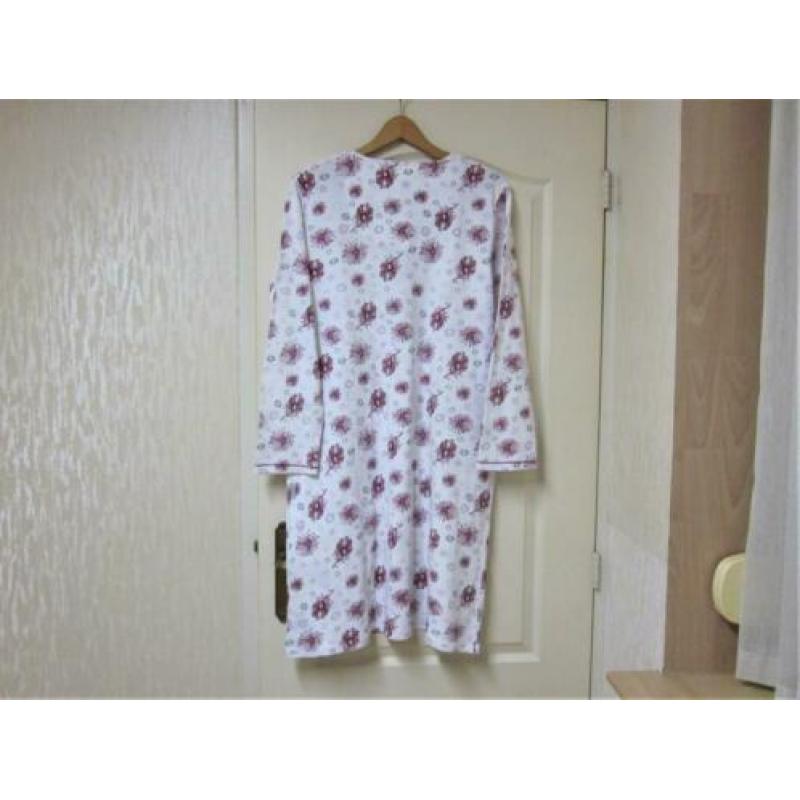 Pastunette nachtjapon wit-roze met lange mouw Mt L