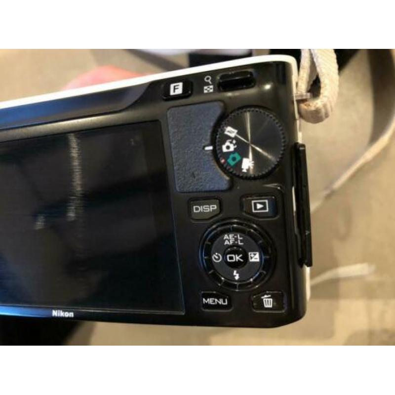 Nikon 1 J1