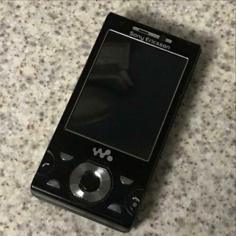 Sony Ericsson W995