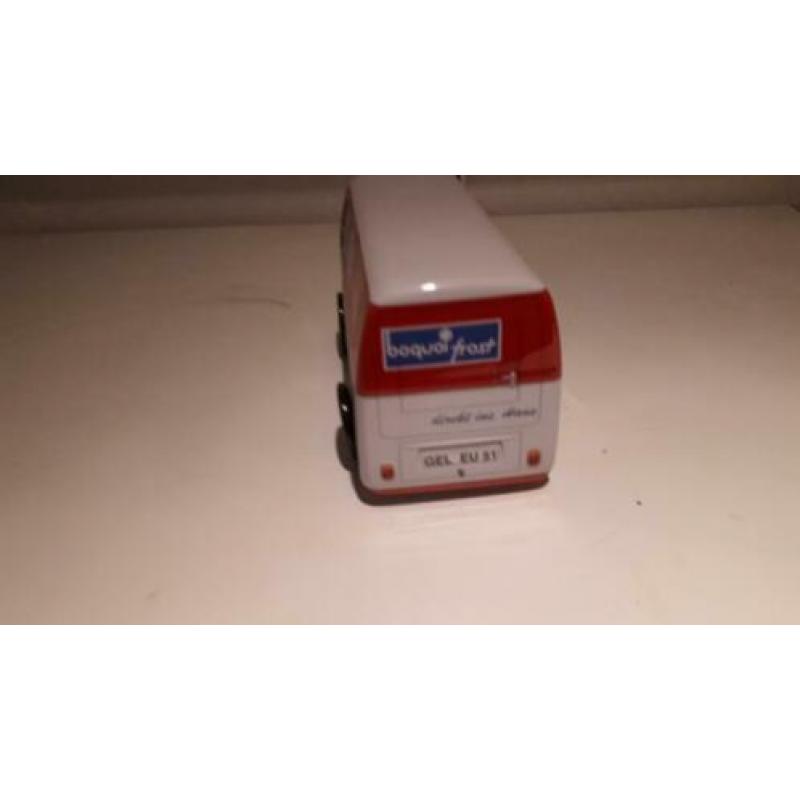 Blik bus model