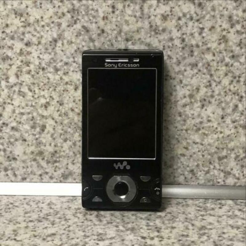 Sony Ericsson W995