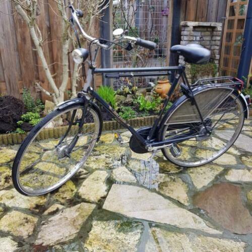Raleigh herenfiets 27x1 1/4 bijna geen roest. Rijdt snel