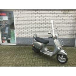 Mooie vespa lx touring 45km 4-takt brom bj2014 4000km