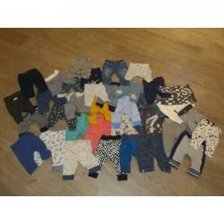 Volle kist met jongens kleding maatje 50/56