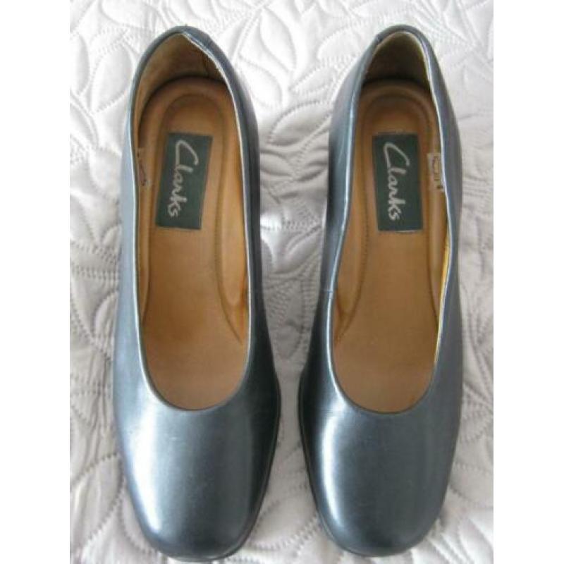 Nieuwe Clarks schoenen maat 2 of maat 34 .
