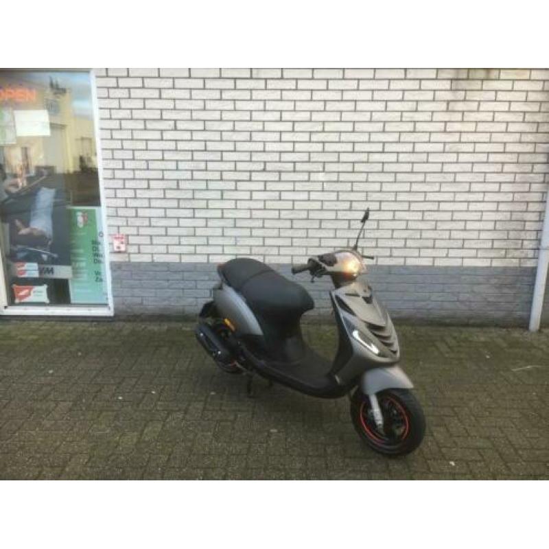 Gave piaggio zip sp 45km brom mat grijs bj2019 3000km