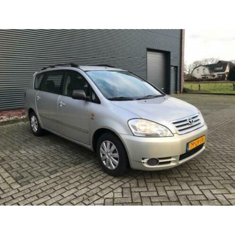 Toyota Avensis Verso 2.0 D4-D Linea Luna diesel airco 5 pers