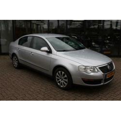 Volkswagen Passat 1.6 FSI Trendline*ECC*EXPORTPRIJS*