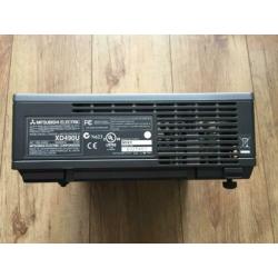 Mitsubishi XD490U beamer