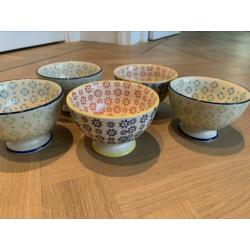 Super leuke kommetjes/schaaltjes servies 5 stuks