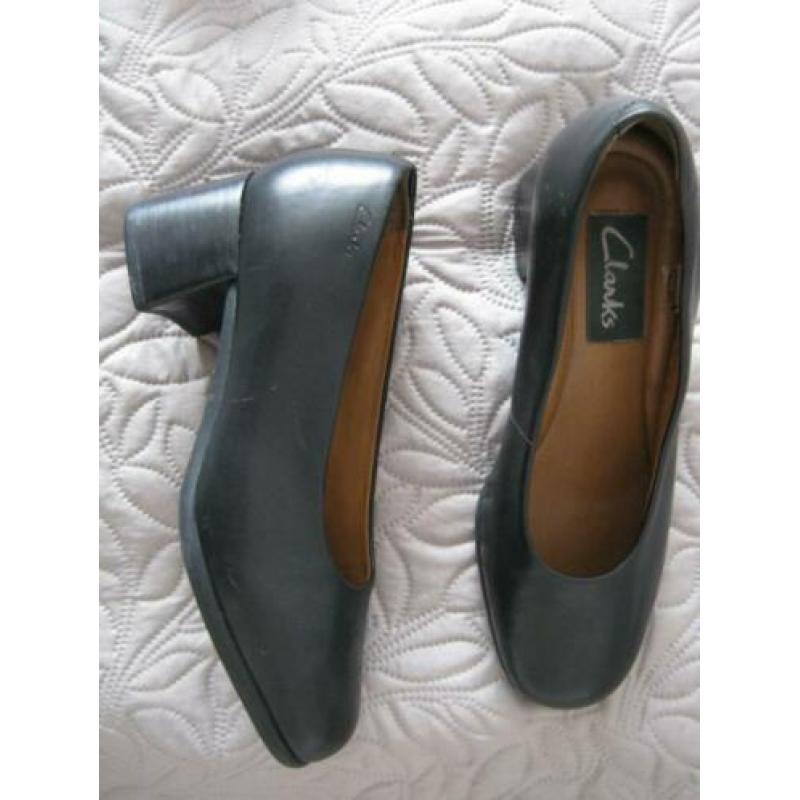 Nieuwe Clarks schoenen maat 2 of maat 34 .