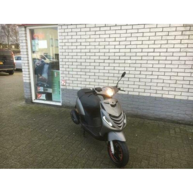 Gave piaggio zip sp 45km brom mat grijs bj2019 3000km