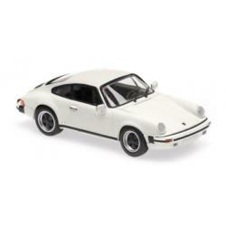 Porsche 911 SC 1979 wit van Maxichamps 1:43