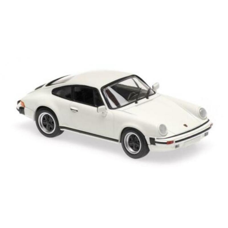 Porsche 911 SC 1979 wit van Maxichamps 1:43