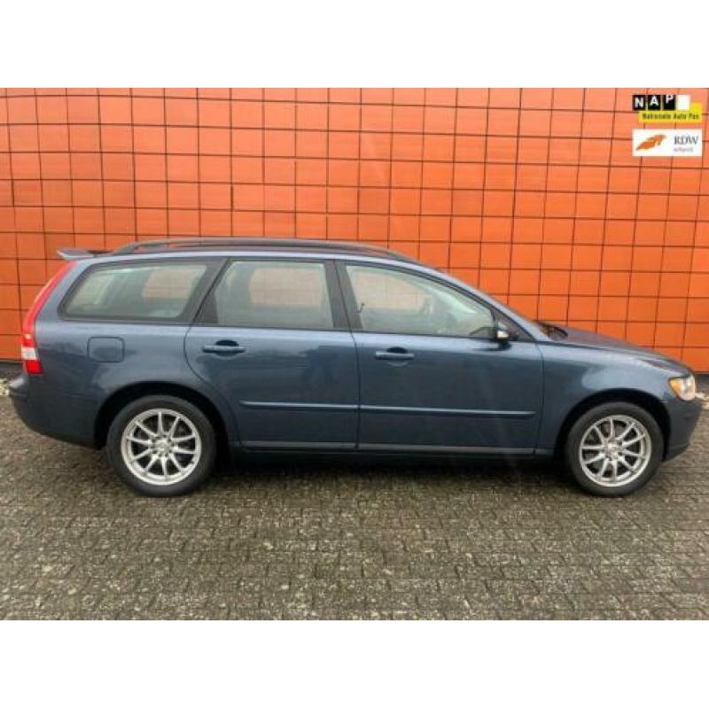 Volvo V50 2.4 Edition II 222.308km/140PK/5-cilinder/Navi/Lee