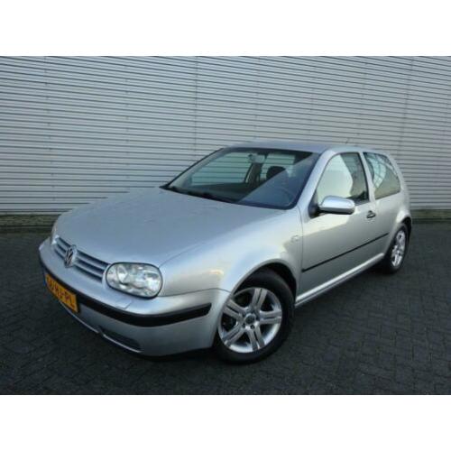 Volkswagen Golf 1.6 Trendline Automaat (bj 2001)